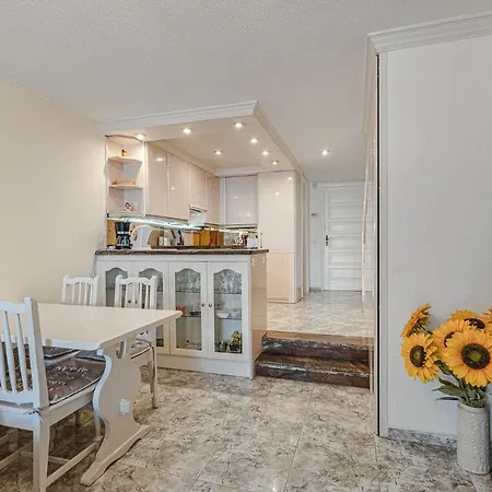 Townhouse Parque Santiago 2 아파트 아로나